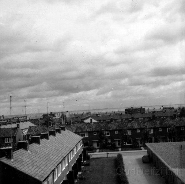 Siriusstraat met in de achtergrond de eems 1965.jpg